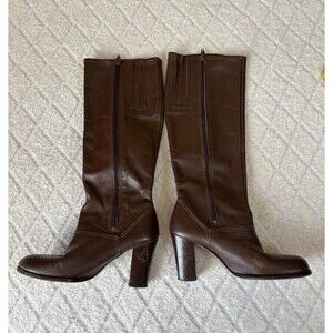 Vintage Authentic 70’s Women’s Brown Leather Knee High 3 Inch Heel Boots. 5 1/2